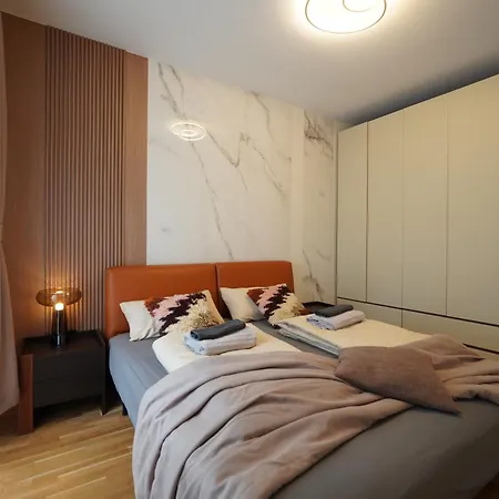 Keda Royale Center Charm Лейпциг