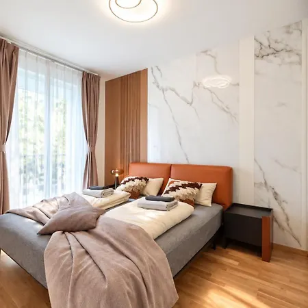Keda Royale Center Charm Apartment *
